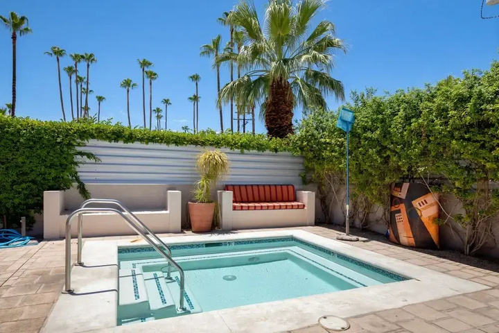 Pool 7 of 12