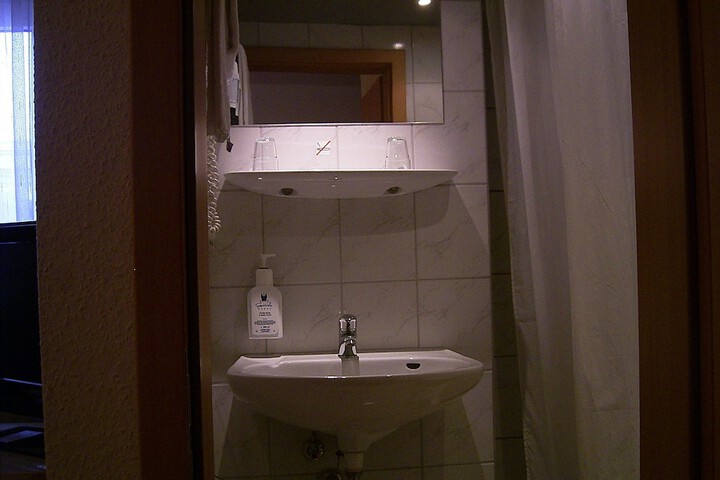 Room 17 of 49