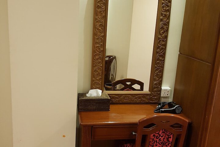 Room 12 of 60