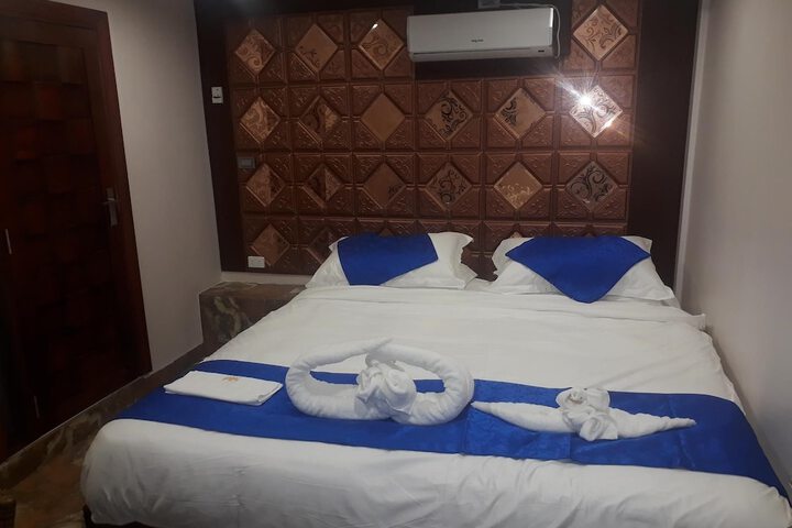Room 2 of 41