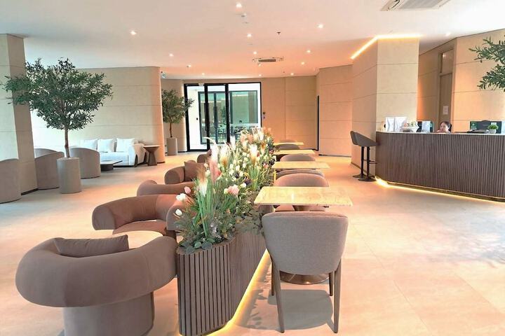 Hotel Interior 4 of 134