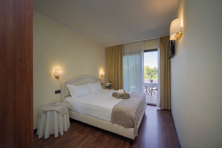 Room 5 of 49