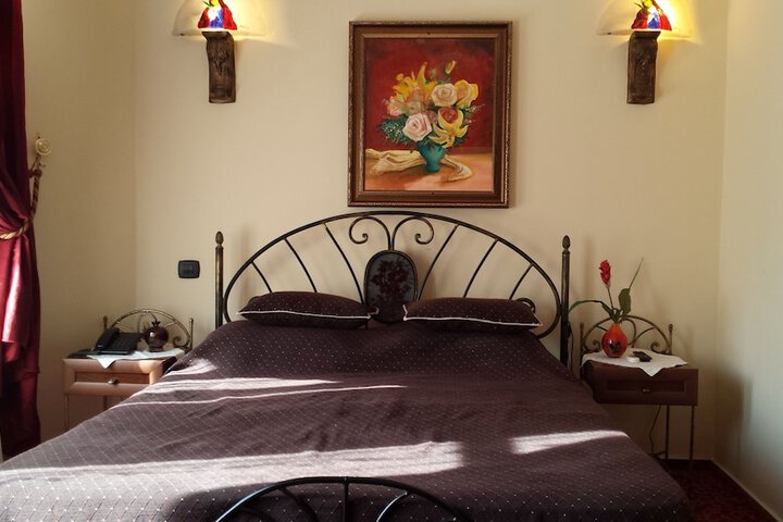 Room 6 of 39