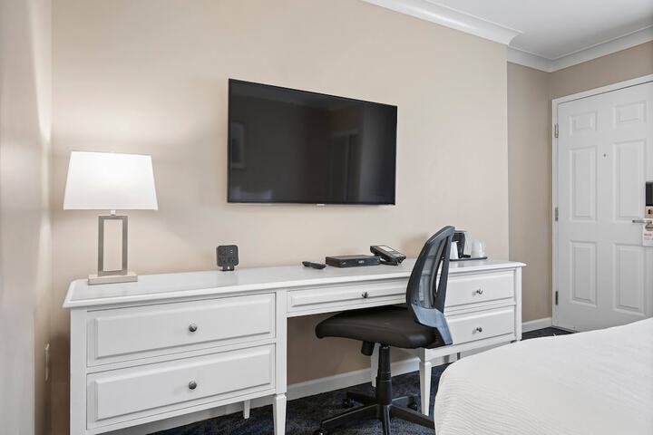Room 25 of 42