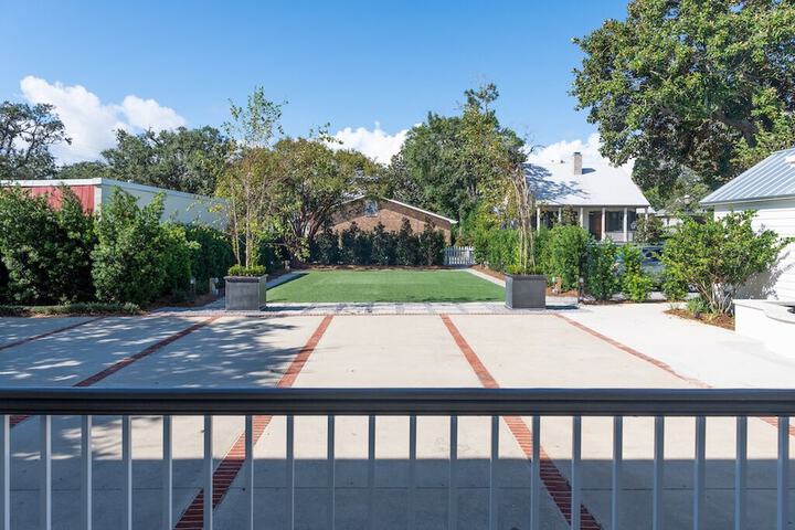 Hotel Exterior 36 of 46