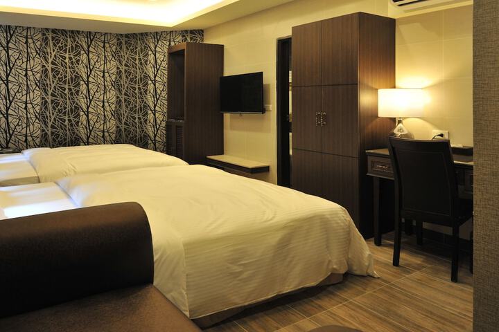 Room 9 of 61