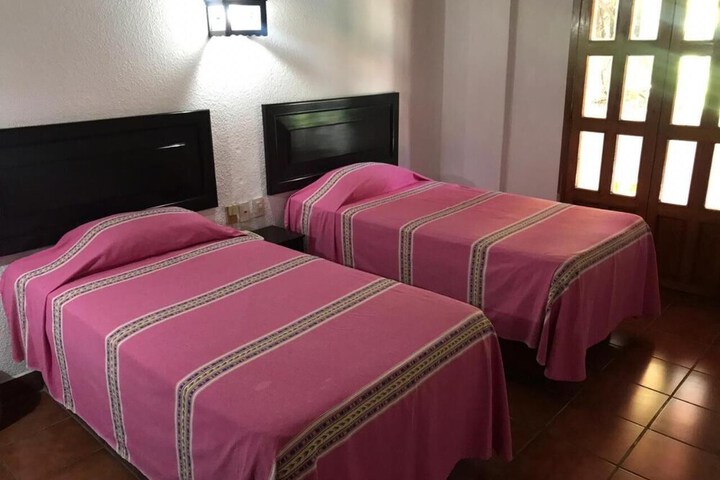 Room 8 of 35