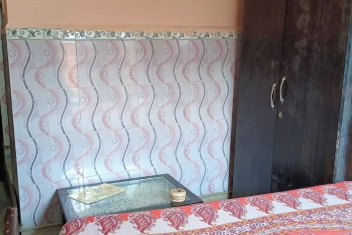 Room 10 of 43