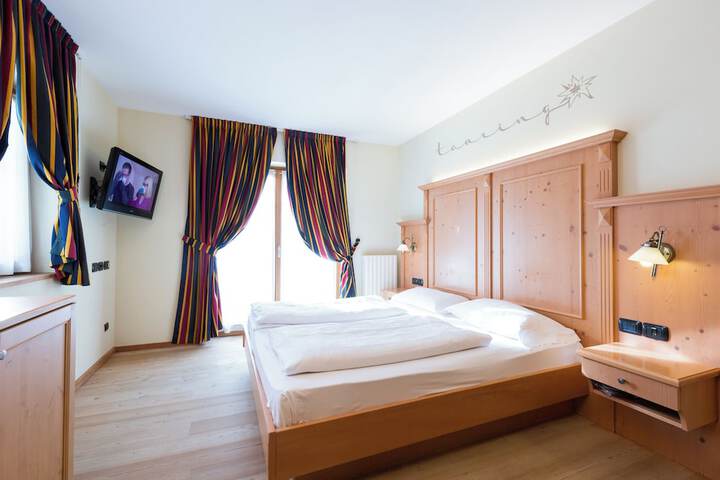 Room 35 of 79