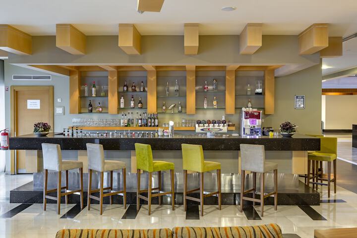 Lounge 209 of 254