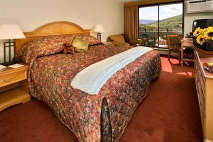 Room 6 of 19