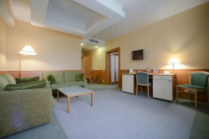 Room 19 of 42