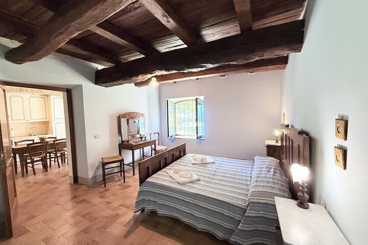 Room 3 of 83