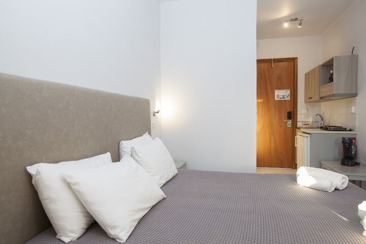 Room 27 of 107