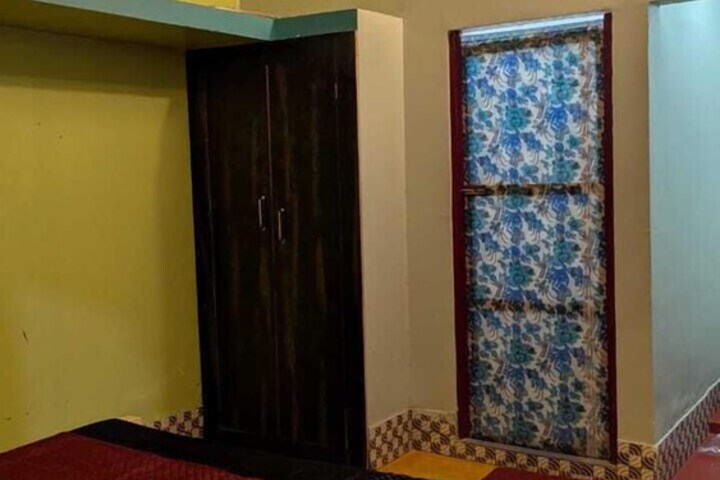 Room 8 of 21