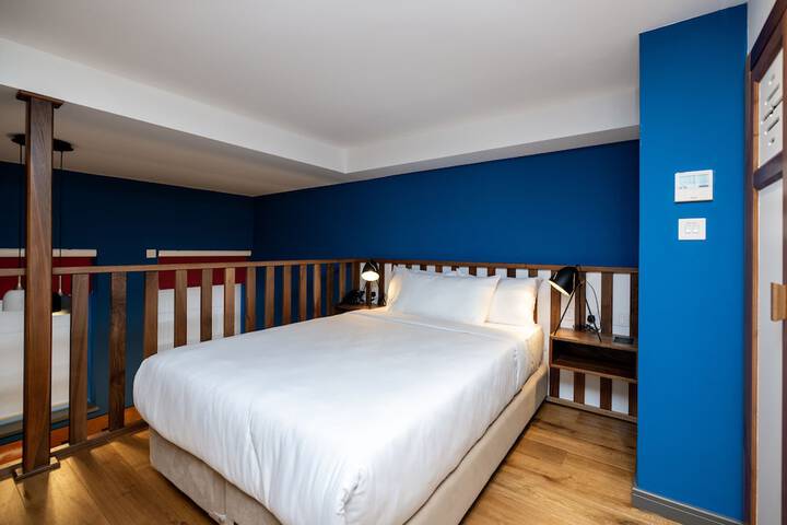 Room 102 of 171