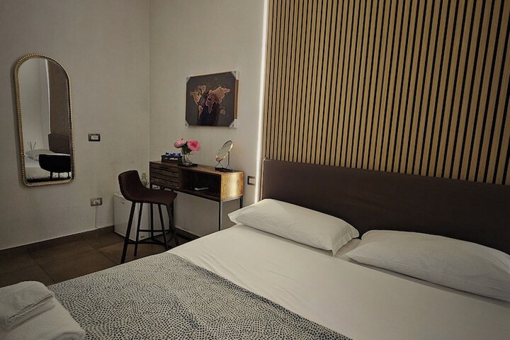 Room 25 of 42