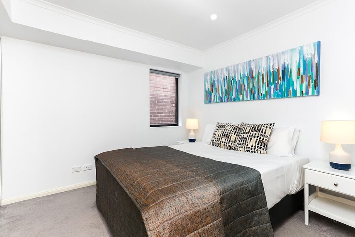 Room 6 of 42