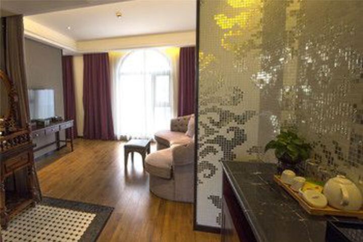 Room 42 of 94