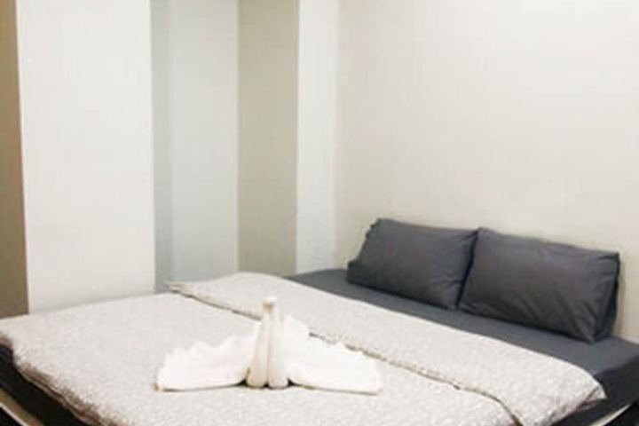 Room 13 of 31
