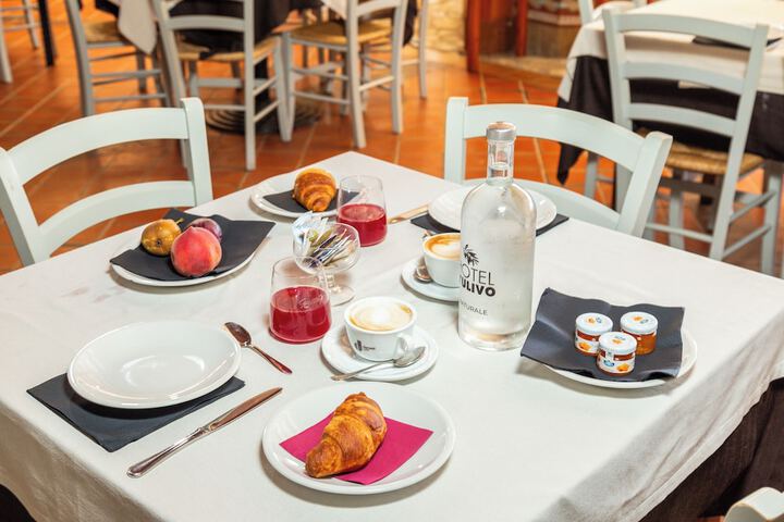 Breakfast/Coffee Service 56 of 72