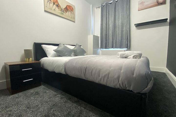 Room 5 of 14