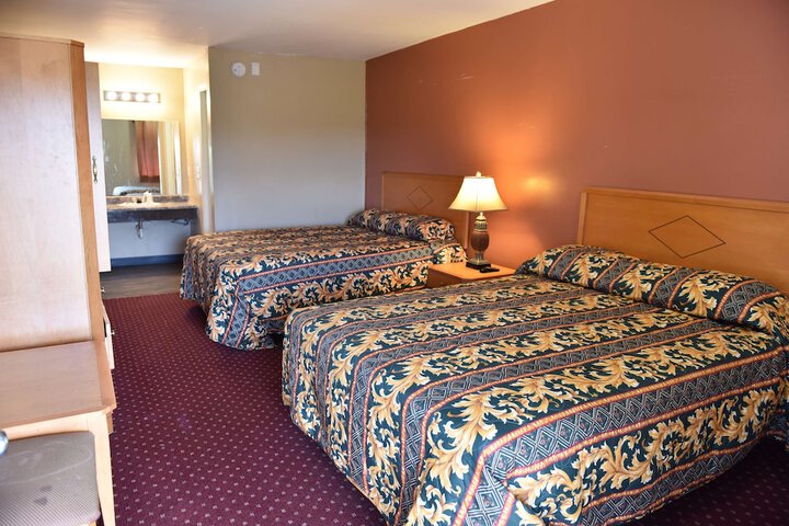 2 Double Beds (7 of 12)