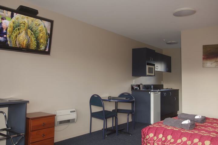Room 11 of 60