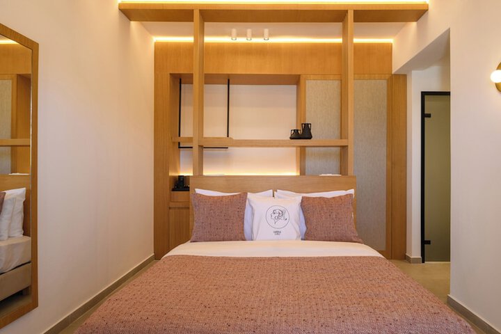 Room 18 of 199