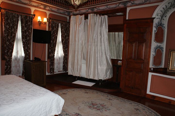 Room 60 of 79