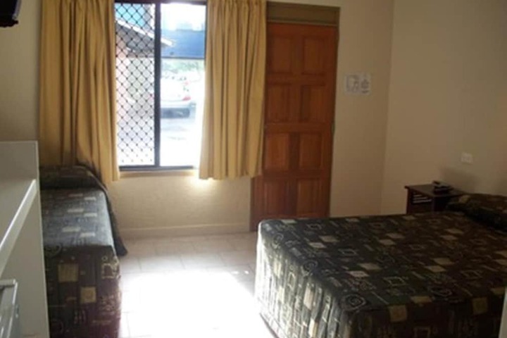 Room 18 of 32