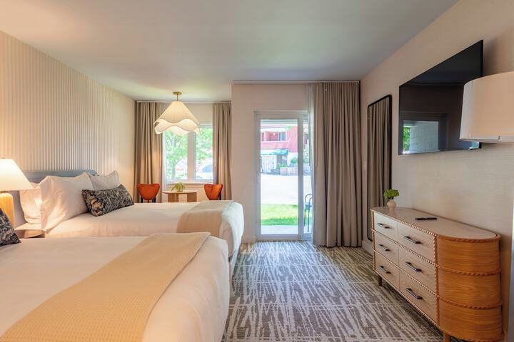 Room 33 of 105