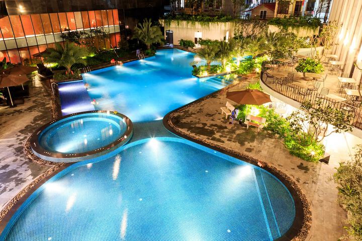 Pool Hotel