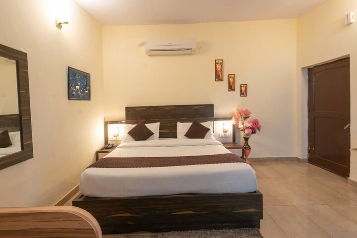 Room 9 of 41