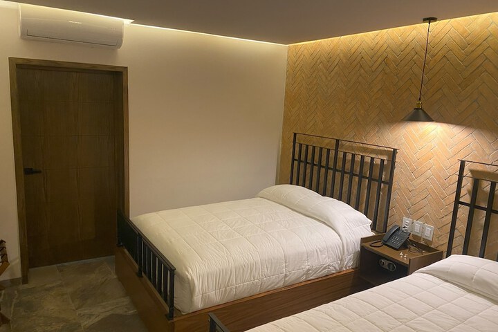 Room 6 of 81