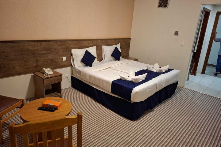 Room 12 of 30