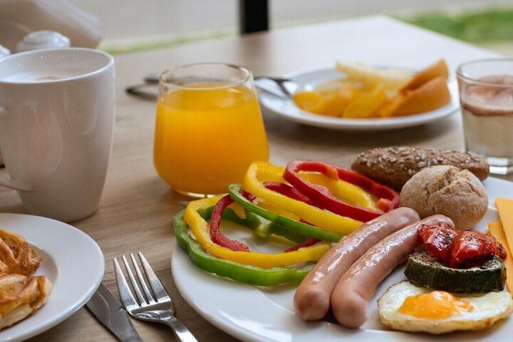 Breakfast/Coffee Service 68 of 82