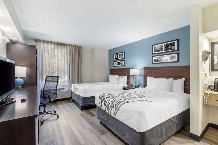 2 Double Beds (10 of 11)