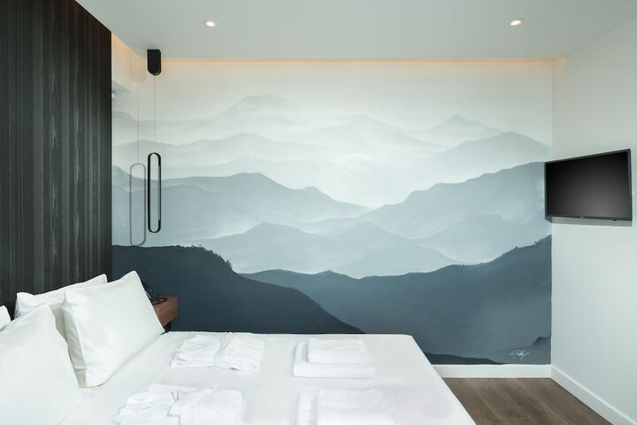 Room 8 of 52