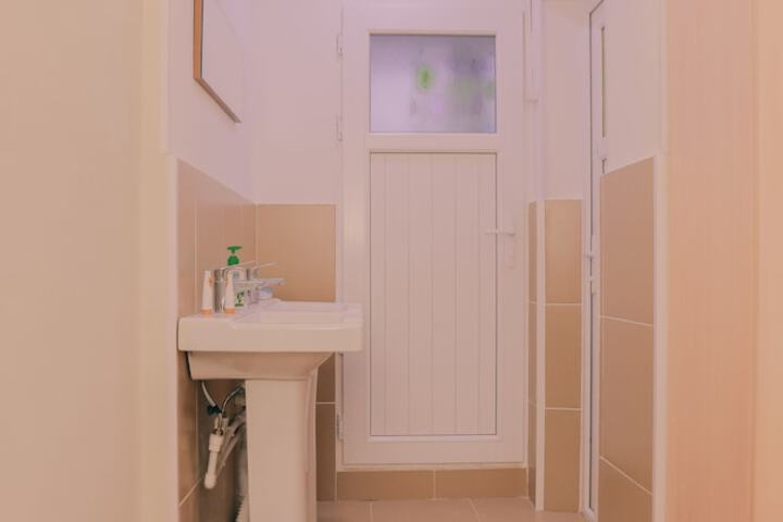 Room 4 of 13