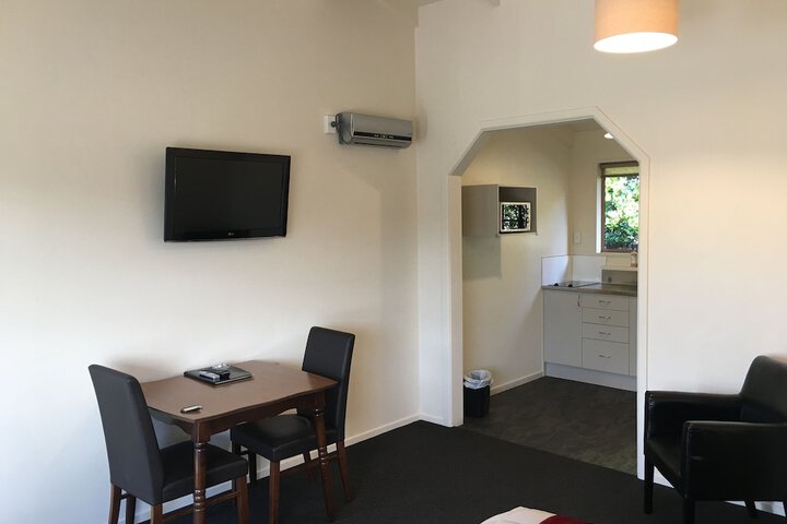 Room 4 of 37