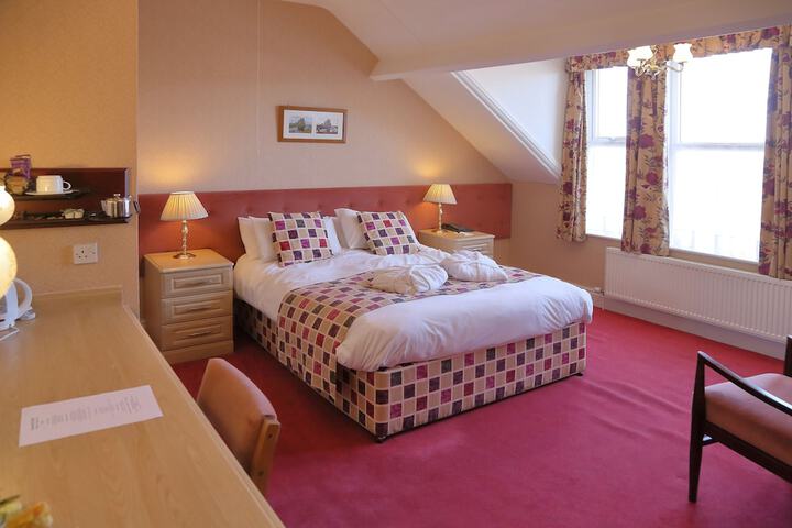 Room 35 of 104