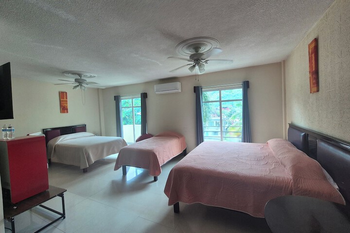 Room 6 of 16