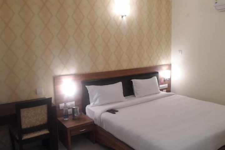Room 10 of 22