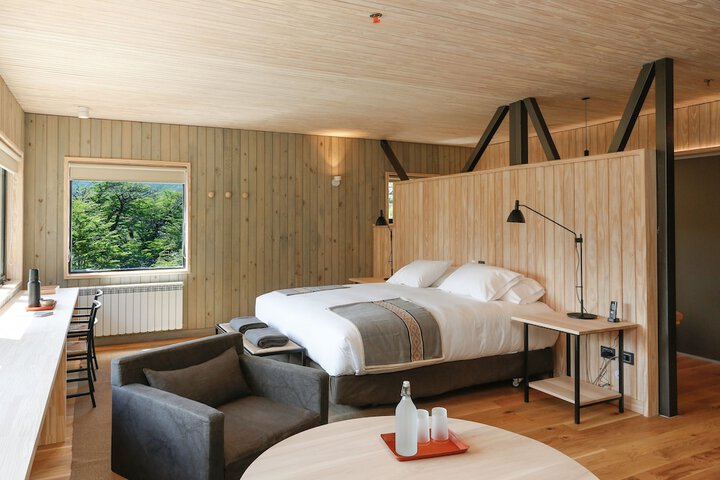 Room 3 of 28