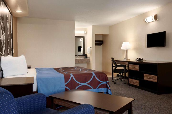 2 Double Beds (6 of 6)