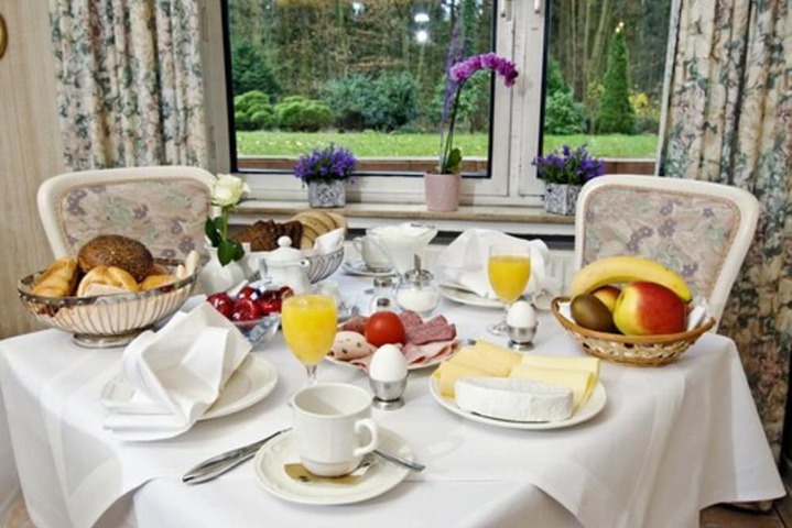 Breakfast/Coffee Service 20 of 32