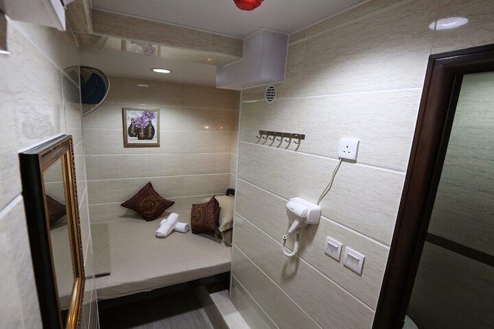 Room 16 of 35