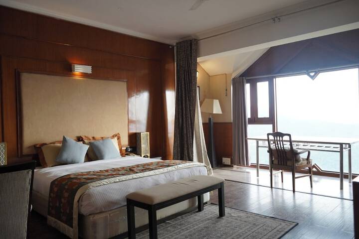 Room 43 of 111