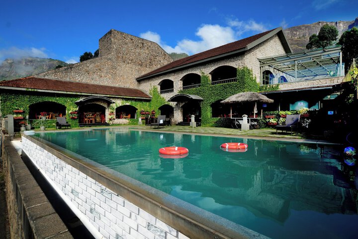 Pool 52 of 127